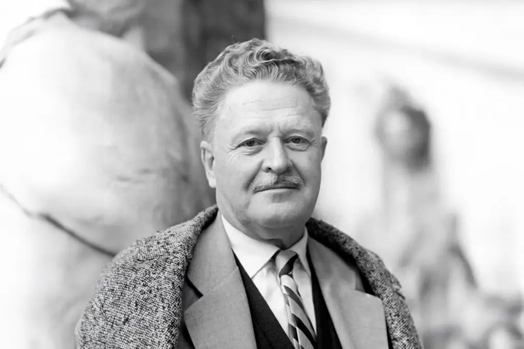 Nazım Hikmet Ran: Türk Şiirinin Devrimci Sesi